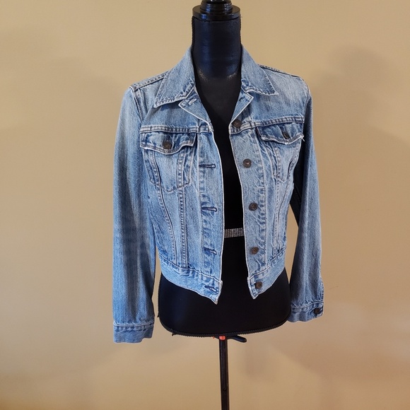 Levi's Jackets & Blazers - Vintage Levi's Jean Jacket from 1998